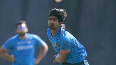 गुजरात टाइटंस के बॉलर की फिरकी ने ढाया कहर, 70 रन देकर 7 बल्लेबाज किए आउट, विरोधी टीम हुई नतमस्तक SportsTak Hindi