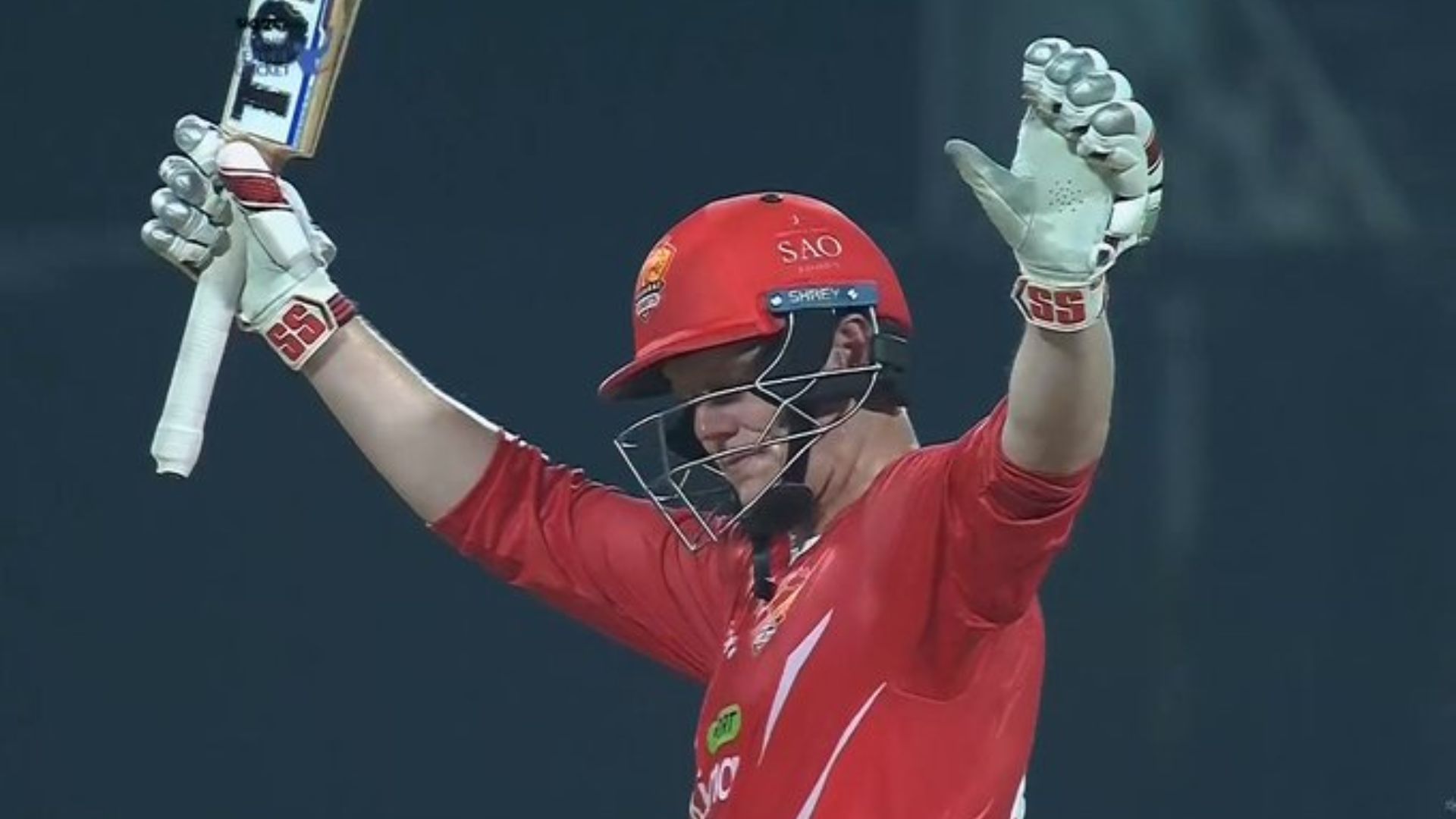 38 साल के खिलाड़ी ने 56 गेंद में उड़ाया शतक, फिर 11 रन में गिरे 5 विकेट, सहवाग की टीम रोमांचक अंदाज में जीती
