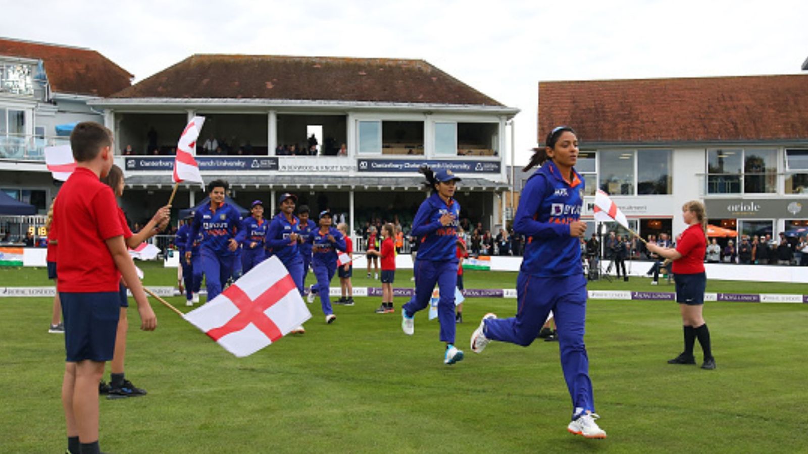 ENG vs IND: 23 साल बाद अंग्रेजों की धरती पर सीरीज जीत भारत ने रचा इतिहास, हरमनप्रीत की ताबड़तोड़ पारी से बना दूसरा सबसे बड़ा स्कोर ENG vs IND: 23 साल बाद अंग्रेजों की धरती पर सीरीज जीत भारत ने रचा इतिहास, हरमनप्रीत की ताबड़तोड़ पारी से बना दूसरा सबसे बड़ा स्कोर