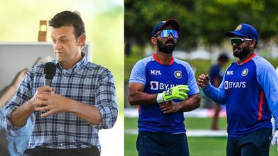 'प्लेइंग 11 में इस खिलाड़ी का होना बेहद जरूरी', कार्तिक- पंत मैं कौन बेहतर विकल्प, गिलक्रिस्ट ने बता दिया नाम SportsTak Hindi