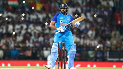 Ind vs Aus : रोहित की तूफानी पारी से 8 ओवर के मैच में जीता भारत, ऑस्ट्रेलिया को 6 विकेट से दी मात SportsTak Hindi