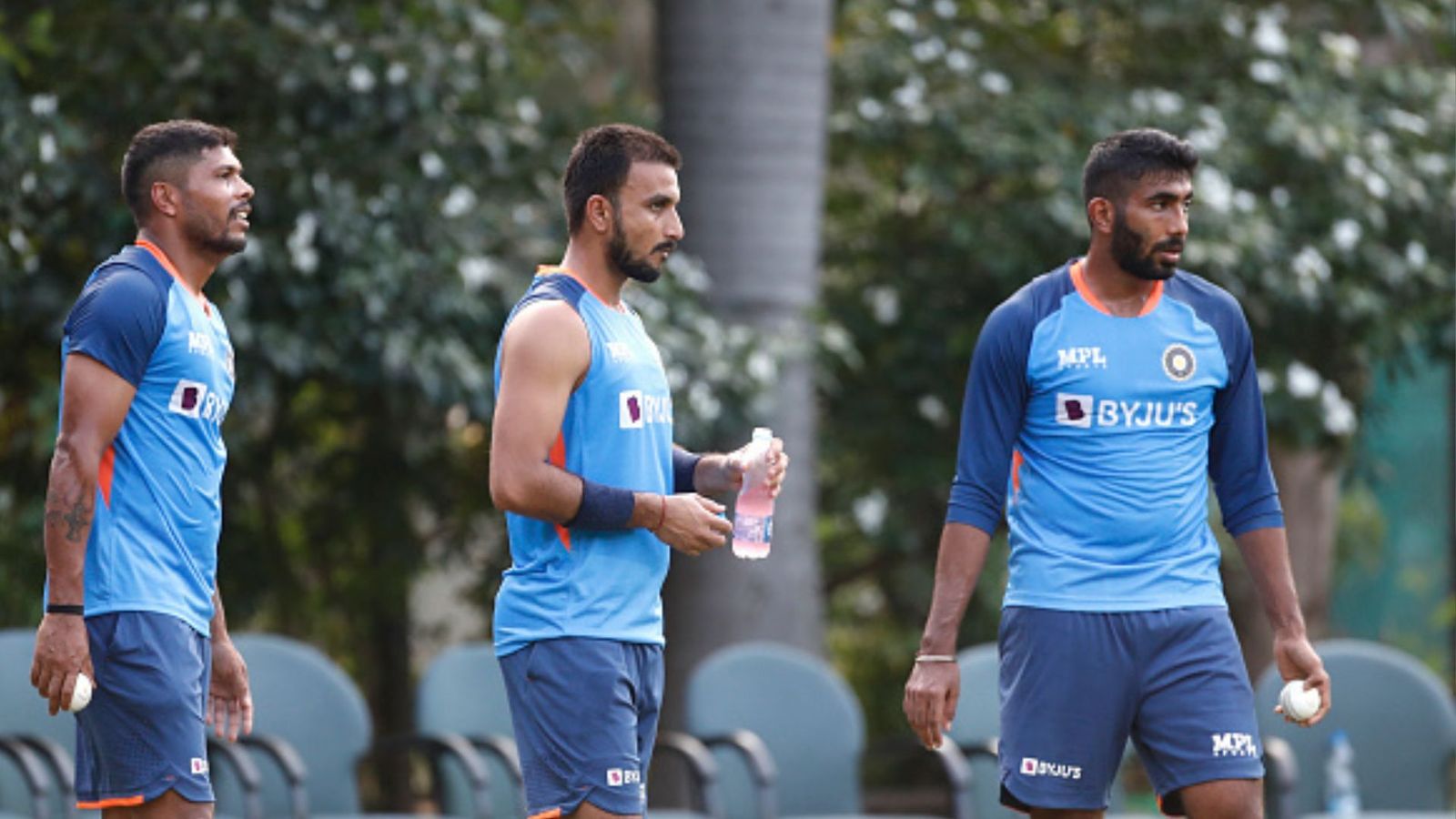 Ind vs Aus, 3rd T20I : गेंदबाजों की गुत्थी सुलझाने और सीरीज जीतने उतरेगी टीम इंडिया Ind vs Aus, 3rd T20I : गेंदबाजों की गुत्थी सुलझाने और सीरीज जीतने उतरेगी टीम इंडिया
