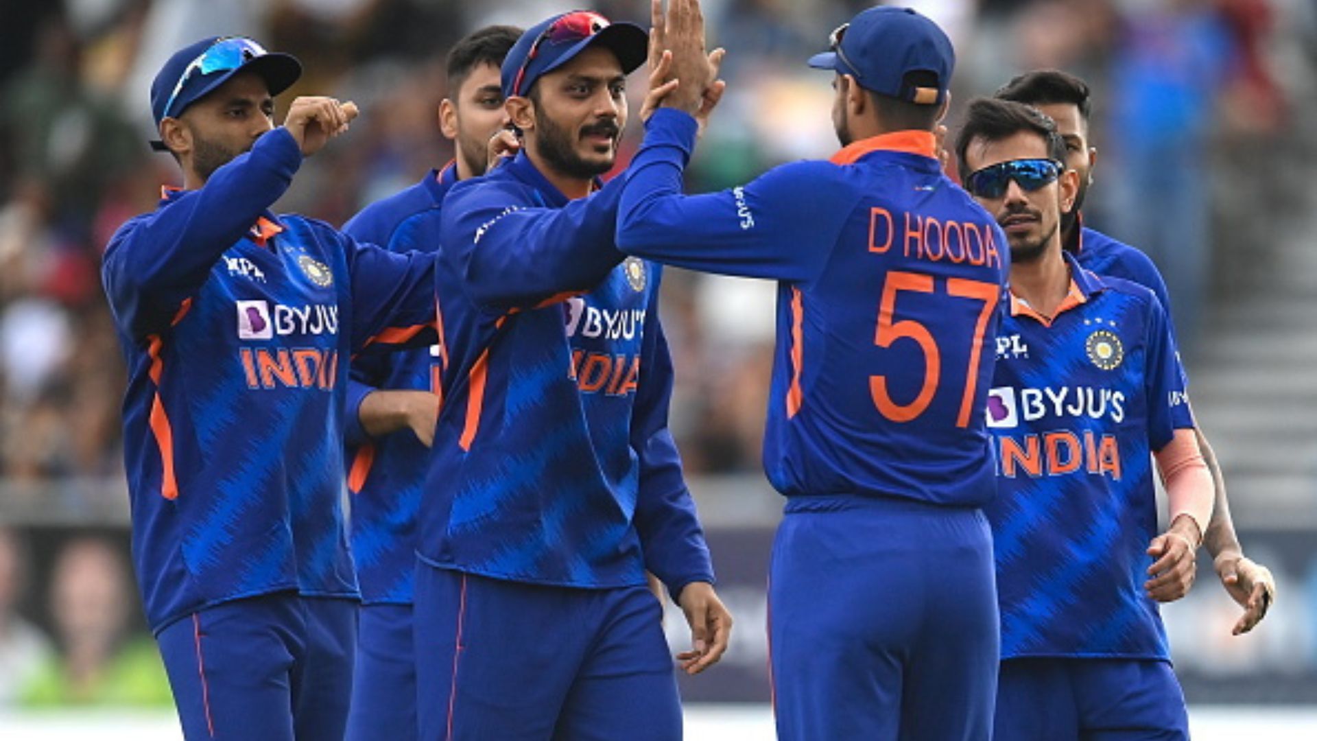 IND vs AUS: टीम इंडिया की बढ़ीं दिक्कतें, ऑस्ट्रेलिया सीरीज के बीच धाकड़ खिलाड़ी को लगी चोट