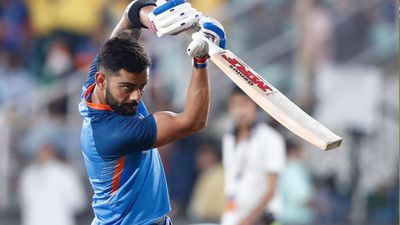 विराट कोहली पर संजय मांजरेकर का बड़ा बयान, कहा - 'पावर गेम लौट आया है' SportsTak Hindi