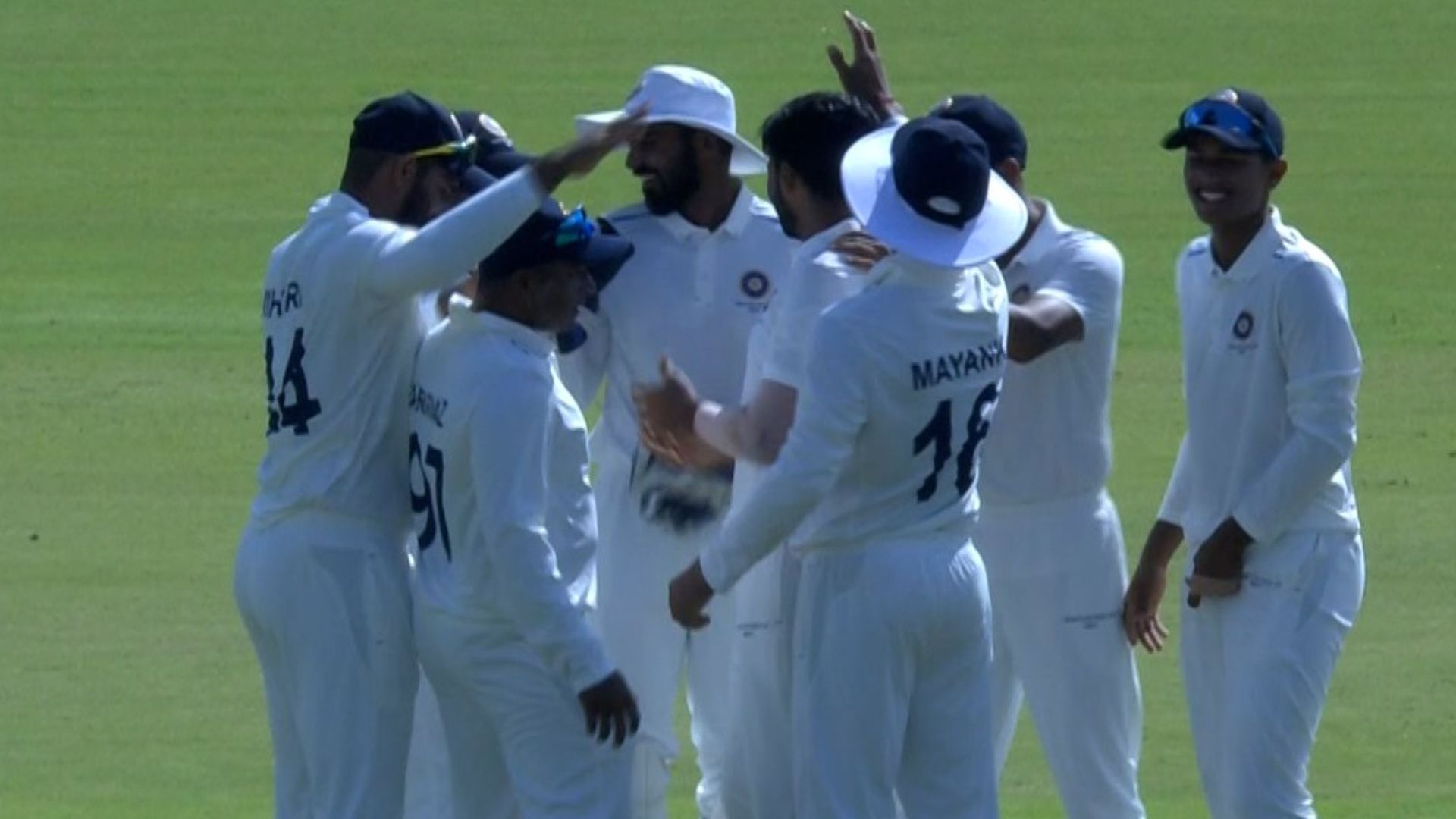 मुकेश-उमरान और कुलदीप ने बरपाया कहर, उनादकट की टीम हुई बेहाल, टूटा 63 साल का रिकॉर्ड SportsTak Hindi