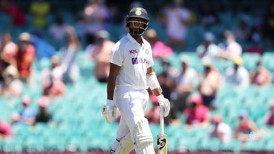 Irani Trophy : मुकेश की घातक स्विंग के आगे 98 पर सिमटी पुजारा की टीम, सरफराज के शतक से हनुमा ने कसा शिकंजा SportsTak Hindi