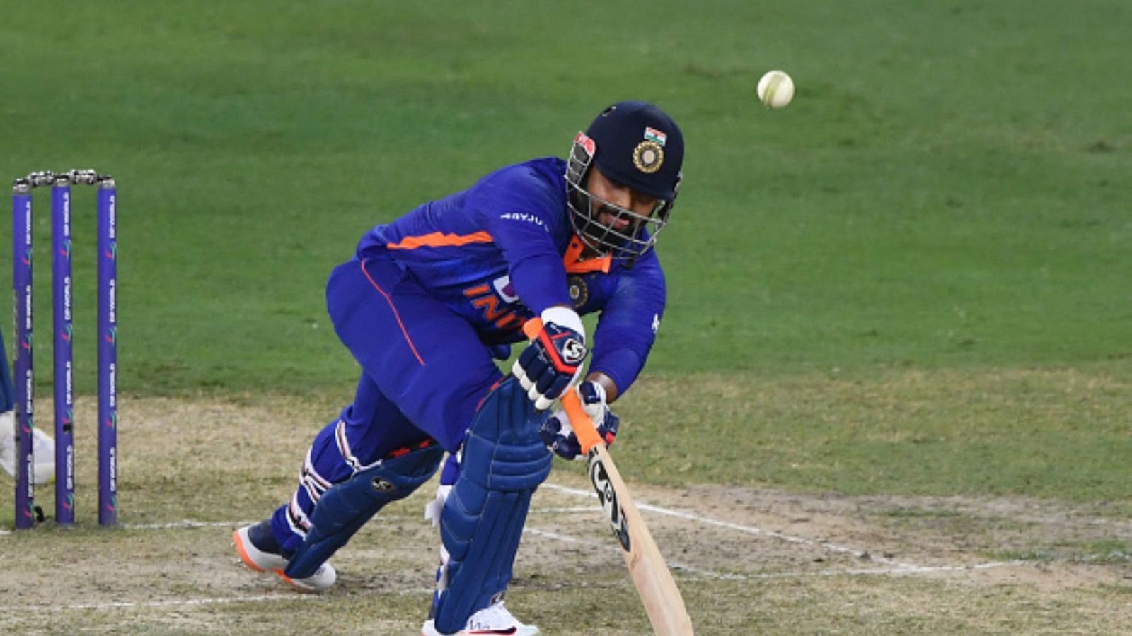 'ऋषभ पंत किसी रोल में फिट नहीं बैठते', ओपनिंग में भी हुए फेल तो पूर्व भारतीय क्रिकेटर ने कह दी बड़ी बात 'ऋषभ पंत किसी रोल में फिट नहीं बैठते', ओपनिंग में भी हुए फेल तो पूर्व भारतीय क्रिकेटर ने कह दी बड़ी बात