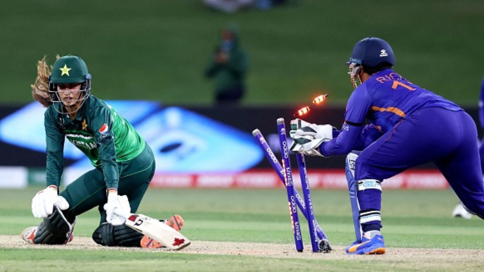 Ind'w' vs Pak'w' : भारत और पाकिस्तान में 'महामुकाबला', जानें टी20 में किसका पलड़ा भारी Ind'w' vs Pak'w' : भारत और पाकिस्तान में 'महामुकाबला', जानें टी20 में किसका पलड़ा भारी