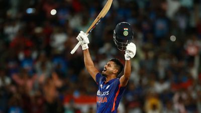 श्रेयस अय्यर का वनडे में जवाब नहीं, पिछले 6 में से 5 मैच में 50 प्लस स्कोर, बस डिविलियर्स से पीछे SportsTak Hindi