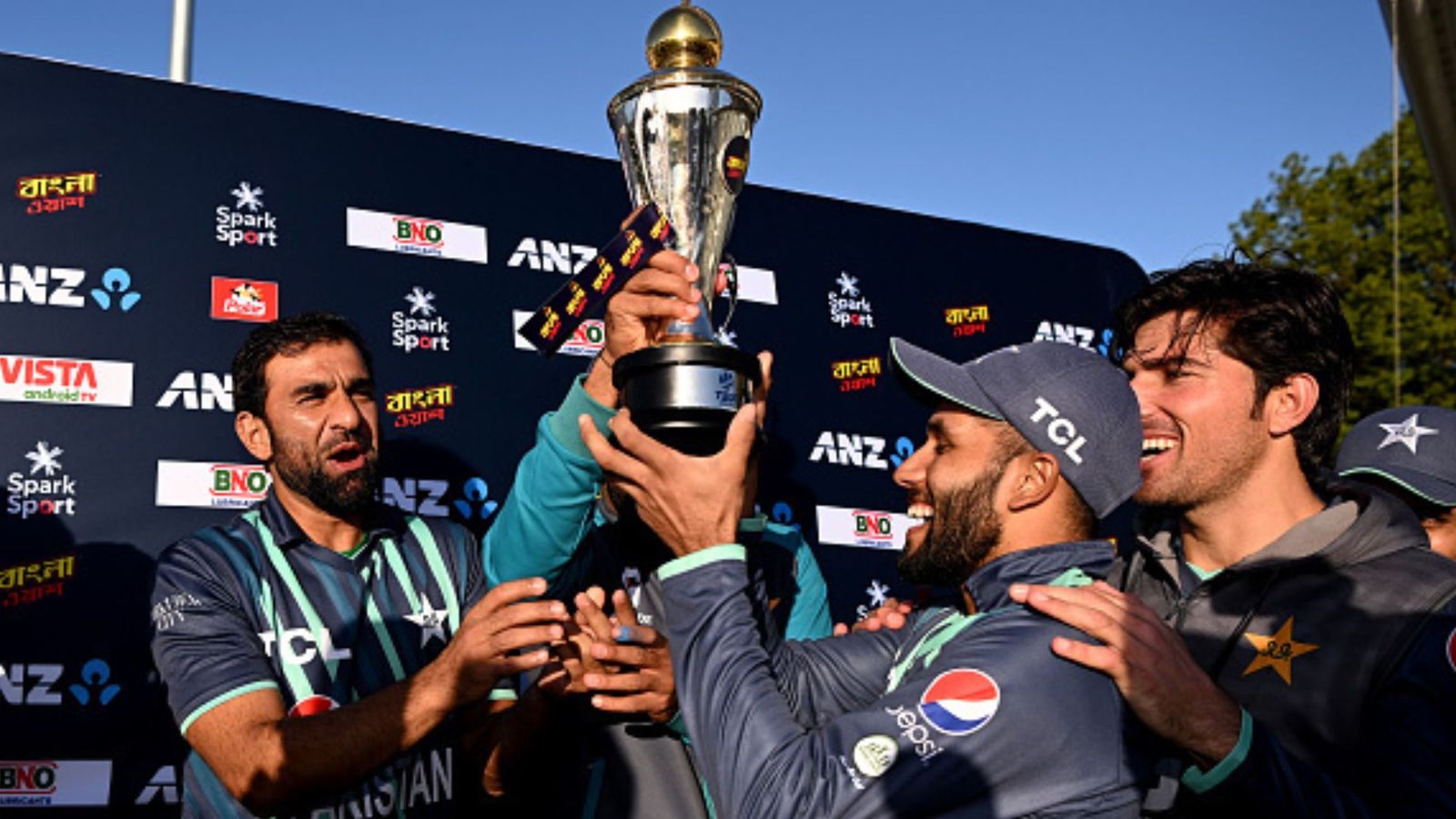 T20 World Cup से पहले पाकिस्तान का विजयी आगाज, न्यूजीलैंड में जीती ट्राई सीरीज T20 World Cup से पहले पाकिस्तान का विजयी आगाज, न्यूजीलैंड में जीती ट्राई सीरीज