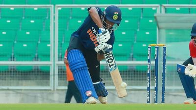 मुंबई इंडियंस के सूरमा के आगे बॉलर्स हुए घनचक्कर, लगातार चौथी फिफ्टी ठोकी, टीम को टॉपर बनाया SportsTak Hindi