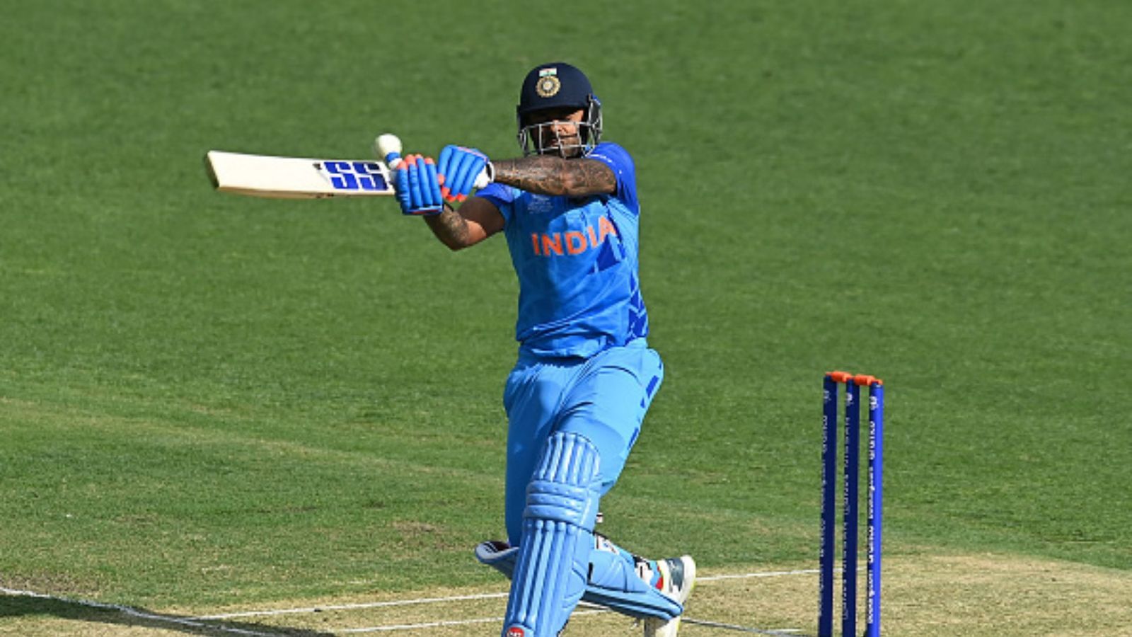 IND vs AUS: बीच मैच में सूर्य ने कहा- 'मारने का मूड नहीं हो रहा यार', अगली गेंद पर हुआ ऐसा, VIDEO IND vs AUS: बीच मैच में सूर्य ने कहा- 'मारने का मूड नहीं हो रहा यार', अगली गेंद पर हुआ ऐसा, VIDEO