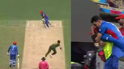 शाहीन अफरीदी की भयानक यॉर्कर से टूटा बल्लेबाज का अंगूठा, पीठ पर लादकर ले जाया गया मैदान के बाहर SportsTak Hindi