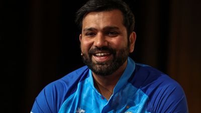 रोहित शर्मा ने माना टी20 वर्ल्ड कप जीतने का है प्रेशर, दिया ये बड़ा बयान SportsTak Hindi