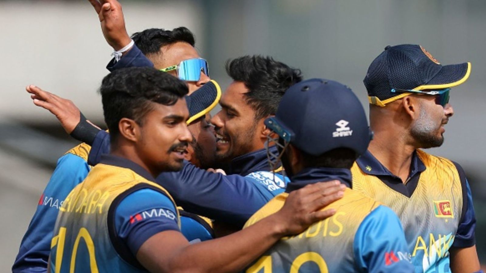 T20 World Cup : चोट से परेशान श्रीलंका टीम ने उठाया बड़ा कदम, तीन नए खिलाड़ियों को किया शामिल T20 World Cup : चोट से परेशान श्रीलंका टीम ने उठाया बड़ा कदम, तीन नए खिलाड़ियों को किया शामिल