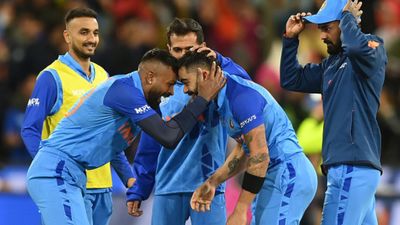 'तुम्हारे लिए मैं गोली खा लेता लेकिन तुम्हें आउट नहीं होने देता', विराट कोहली पर हार्दिक पंड्या का बड़ा बयान SportsTak Hindi