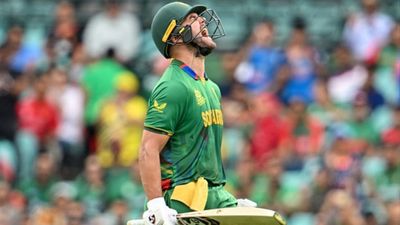 T20 World Cup : साउथ अफ्रीका के रूसो ने शतक जड़ रचा इतिहास, ऐसा करने वाले बने पहले बल्लेबाज  SportsTak Hindi