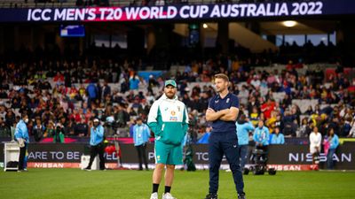 T20 World Cup 2022 में तीसरा मैच बारिश ने धोया, ऑस्ट्रेलिया-इंग्लैंड ने बांटे पॉइंट, दोनों की बढ़ी मुश्किल SportsTak Hindi