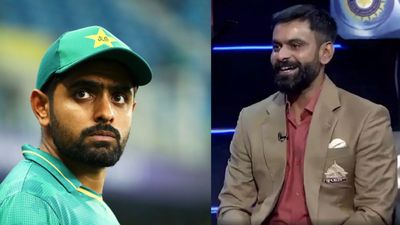 क्या बाबर एंड कंपनी सेमीफाइनल में पहुंच पाएगी? पाकिस्तान के पूर्व कप्तान ने उड़ाया मजाक, लोटपोट हो गए सभी, VIDEO SportsTak Hindi