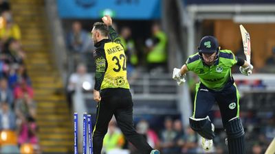 AUS vs IRE: टकर की ताकतवर पारी गई बेकार, कंगारुओं ने 42 रन से जीता मैच, सेमीफाइनल की रेस में नया रोमांच SportsTak Hindi