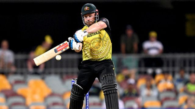 T20 World Cup : ऑस्ट्रेलिया को लगा बड़ा झटका, कप्तान फिंच स्कैन के लिए जाएंगे अस्पताल T20 World Cup : ऑस्ट्रेलिया को लगा बड़ा झटका, कप्तान फिंच स्कैन के लिए जाएंगे अस्पताल