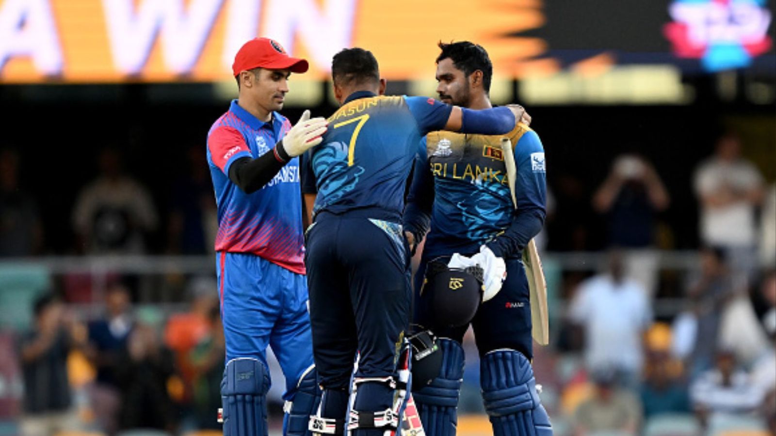 T20 World Cup : श्रीलंका ने अफगानिस्तान को किया टी20 वर्ल्ड कप से बाहर, 6 विकेट की जीत से जिंदा रखी सेमीफाइनल की उम्मीदें T20 World Cup : श्रीलंका ने अफगानिस्तान को किया टी20 वर्ल्ड कप से बाहर, 6 विकेट की जीत से जिंदा रखी सेमीफाइनल की उम्मीदें