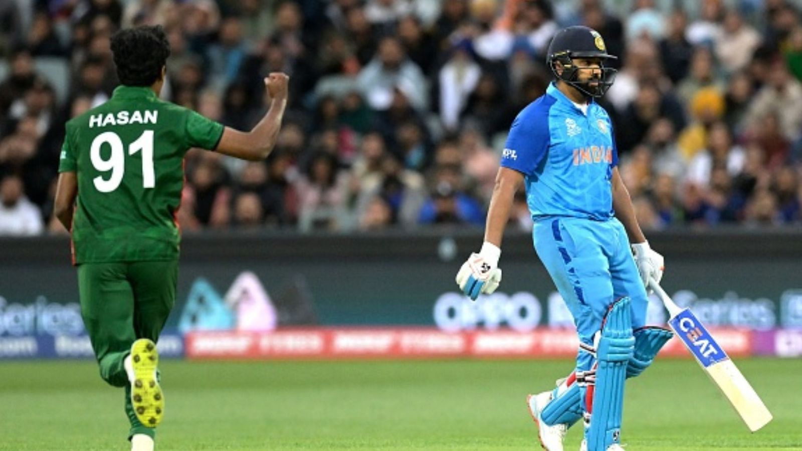 IND vs BAN : रोहित का कैच छोड़ने पर बना विलेन, फिर अगले ओवर में ऐसे लिया बदला, देखें Video IND vs BAN : रोहित का कैच छोड़ने पर बना विलेन, फिर अगले ओवर में ऐसे लिया बदला, देखें Video