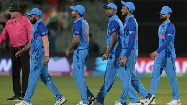 'डरपोक बैटिंग से हारा भारत', ऑस्ट्रेलिया और इंग्लैंड के दिग्गजों ने की टीम इंडिया की खिंचाई 'डरपोक बैटिंग से हारा भारत', ऑस्ट्रेलिया और इंग्लैंड के दिग्गजों ने की टीम इंडिया की खिंचाई