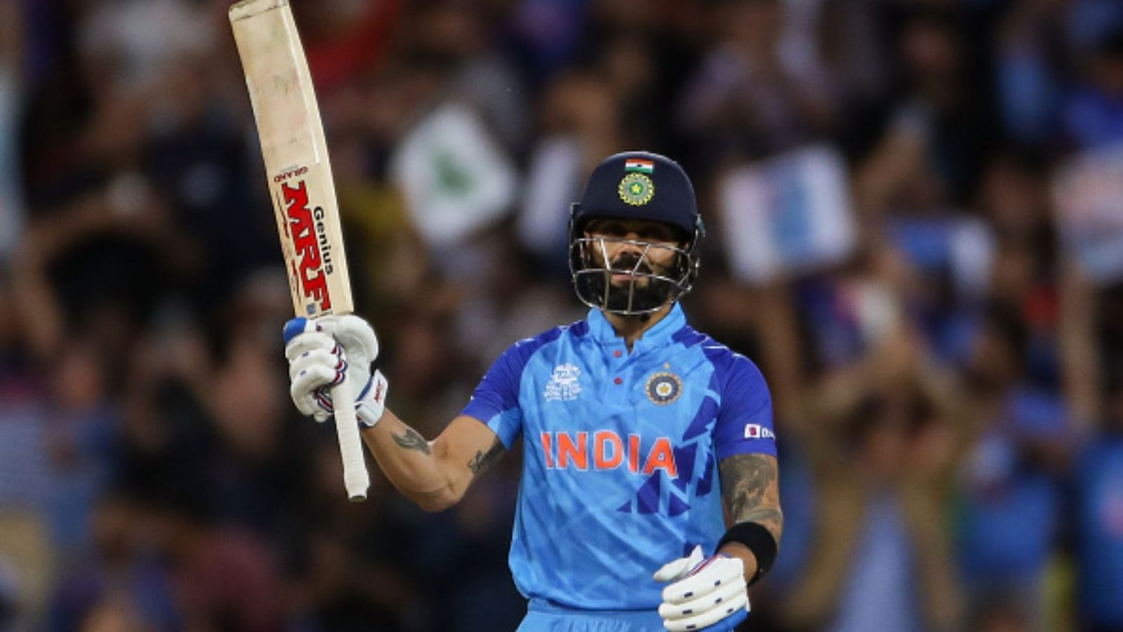 T20 World Cup : कोहली ने रचा नया कीर्तिमान, ऐसा करिश्मा करने वाले बने दुनिया के पहले बल्लेबाज T20 World Cup : कोहली ने रचा नया कीर्तिमान, ऐसा करिश्मा करने वाले बने दुनिया के पहले बल्लेबाज