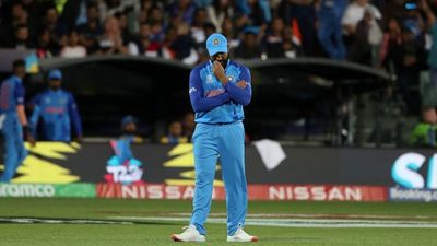 'रोहित मैदान पर छिपने के लिए जगह ढूंढ रहे थे', भारतीय क्रिकेटर का कप्तान पर हमला, कहा- उन्होंने एक भी... SportsTak Hindi
