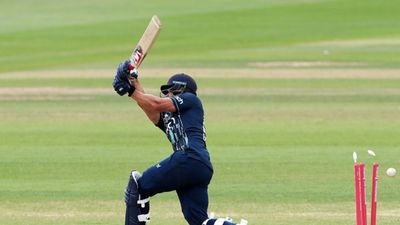 क्रिकेट में तहलका! इस खिलाड़ी ने 21 की उम्र में T20-वनडे के लिए छोड़ा फर्स्ट क्लास SportsTak Hindi