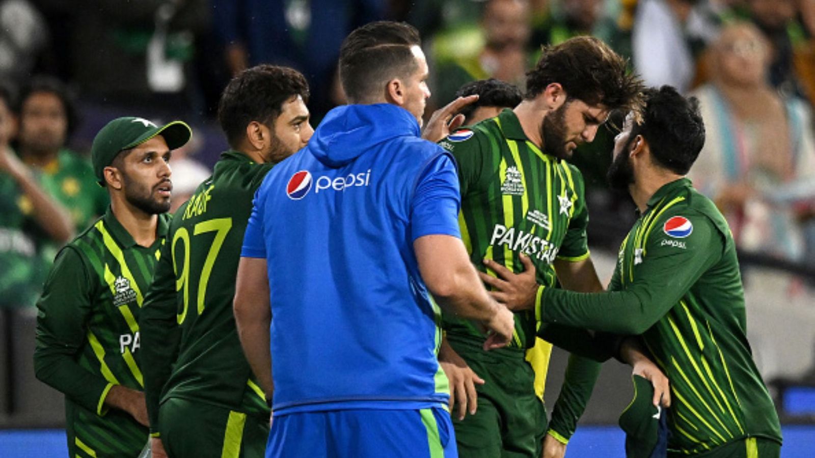 शाहीन अफरीदी जैसा गेंदबाज कैसे पैदा करोगे? पाकिस्तान के पूर्व कोच ने पीसीबी मेडिकल टीम पर लगाया बड़ा आरोप शाहीन अफरीदी जैसा गेंदबाज कैसे पैदा करोगे? पाकिस्तान के पूर्व कोच ने पीसीबी मेडिकल टीम पर लगाया बड़ा आरोप