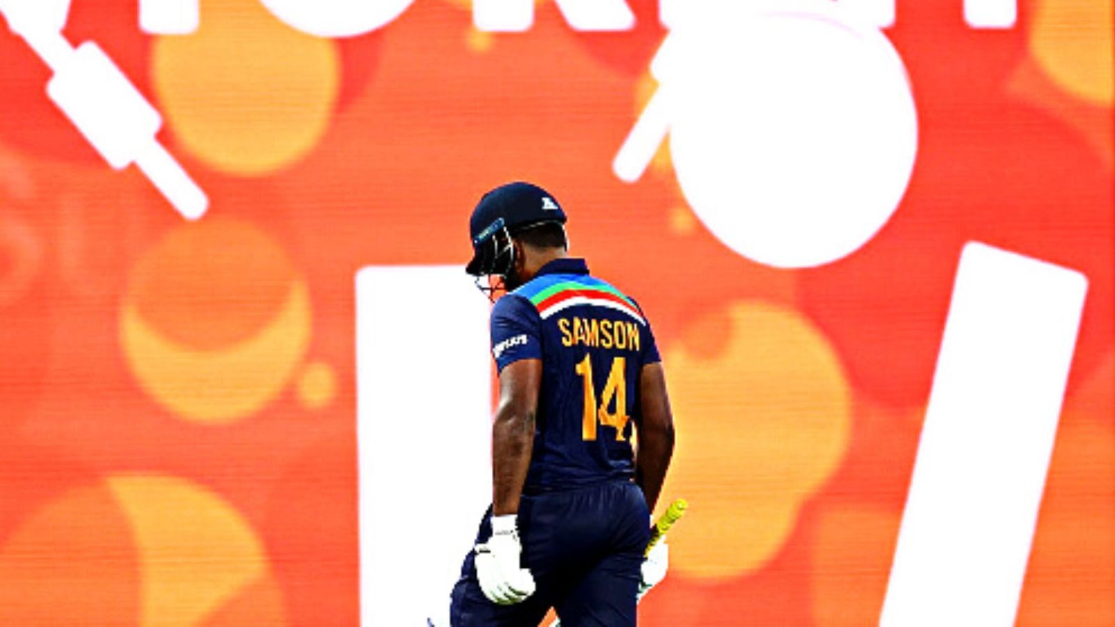 संजू सैमसन को बाहर रखने पर भड़के फैंस, जमकर जताई नाराजगी, लगाए गंदी राजनीति और जीवन बर्बाद करने के आरोप संजू सैमसन को बाहर रखने पर भड़के फैंस, जमकर जताई नाराजगी, लगाए गंदी राजनीति और जीवन बर्बाद करने के आरोप