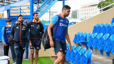 T20 वर्ल्ड कप टीम में नहीं मिली थी जगह, अब इस भारतीय गेंदबाज ने कहर ढाया, पंड्या की पूरी टीम को 59 रनों पर किया जमींदोज SportsTak Hindi