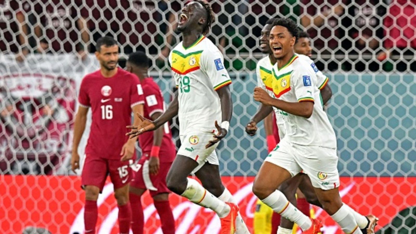 FIFA World Cup से बाहर होने की कगार पर मेजबान कतर, सेनेगल ने 3-1 से चखाया हार का स्वाद FIFA World Cup से बाहर होने की कगार पर मेजबान कतर, सेनेगल ने 3-1 से चखाया हार का स्वाद