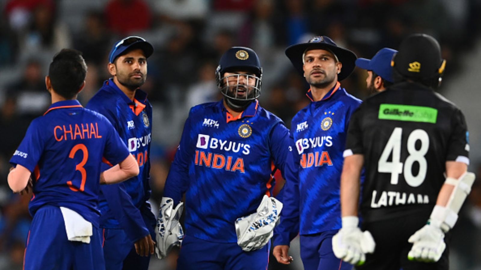 IND vs NZ: टीम इंडिया में दो बड़े बदलाव, संजू-शार्दुल बाहर, इन खिलाड़ियों को मिला मौका IND vs NZ: टीम इंडिया में दो बड़े बदलाव, संजू-शार्दुल बाहर, इन खिलाड़ियों को मिला मौका