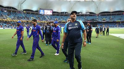 टीम इंडिया में लंबे समय तक खेलेगा ये बल्लेबाज, जानिए शास्त्री ने किसका लिया नाम SportsTak Hindi