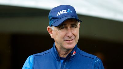 Ind vs NZ : दूसरा वनडे बारिश से हुआ रद्द तो इनडोर क्रिकेट पर छिड़ी बहस, न्यूजीलैंड के कोच ने दिया ये बयान SportsTak Hindi