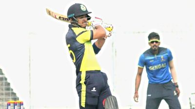 VHT : 174 रनों की पारी से रियान पराग ने काटा बवाल, असम को मिला सेमीफाइनल का टिकट SportsTak Hindi