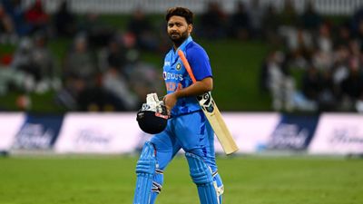 'पंत को आराम दो', संजू सैमसन को नहीं खिलाने पर शशि थरूर ने जताई नाराजगी, जानिए क्या कहा SportsTak Hindi