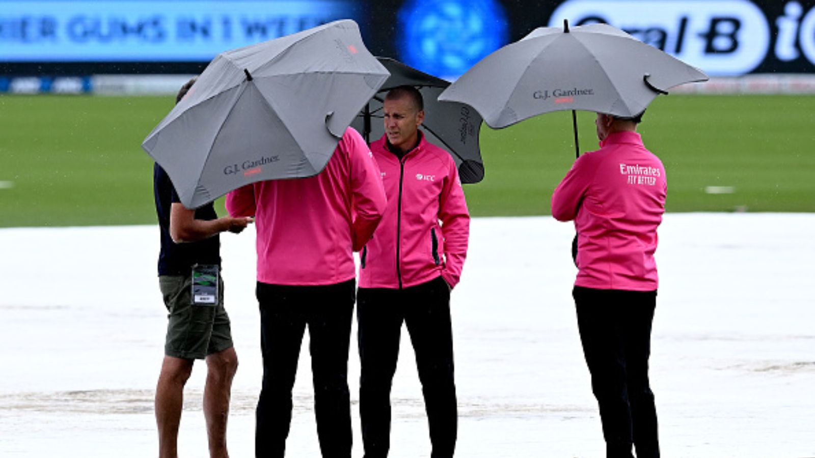 भारत-न्यूजीलैंड तीसरे वनडे में बारिश फिर से जीती, मैच रद्द, शिखर धवन की कप्तानी में पहली ODI सीरीज हारी टीम इंडिया भारत-न्यूजीलैंड तीसरे वनडे में बारिश फिर से जीती, मैच रद्द, शिखर धवन की कप्तानी में पहली ODI सीरीज हारी टीम इंडिया