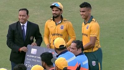 Vijay Hazare Trophy: दोहरे शतक के बाद अब 168 रन ठोक ऋतुराज गायकवाड़ ने महाराष्ट्र को फाइनल में पहुंचाया, सौराष्ट्र से खिताबी जंग SportsTak Hindi