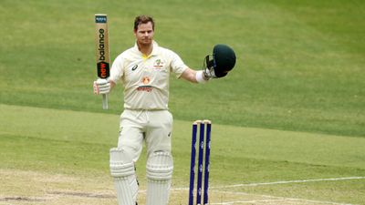 स्टीव स्मिथ ने ठोका दोहरा शतक, कर ली ब्रेडमैन की बराबरी, टेस्ट सेंचुरी लगाने में कोहली-रूट से आगे SportsTak Hindi