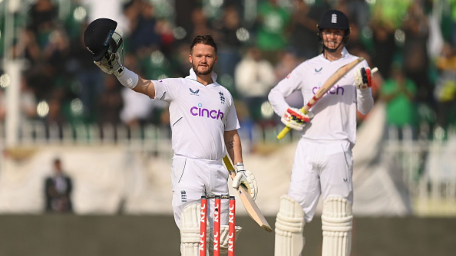 इंग्लैंड ने टेस्ट को बनाया टी20, पाकिस्तानी बॉलर्स को खूब धुना, मनमर्जी से ठोके रन, तोड़े रिकॉर्ड, पाकिस्तान टीम का उड़ा मजाक इंग्लैंड ने टेस्ट को बनाया टी20, पाकिस्तानी बॉलर्स को खूब धुना, मनमर्जी से ठोके रन, तोड़े रिकॉर्ड, पाकिस्तान टीम का उड़ा मजाक