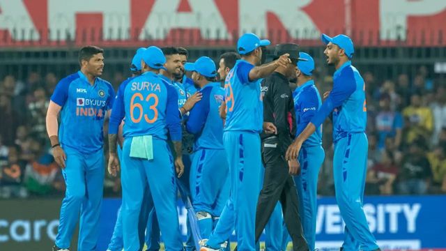 IND vs BAN: टीम इंडिया को बांग्लादेश पहुंचते ही लगा तगड़ा झटका, यह सुपरस्टार खिलाड़ी वनडे सीरीज से बाहर IND vs BAN: टीम इंडिया को बांग्लादेश पहुंचते ही लगा तगड़ा झटका, यह सुपरस्टार खिलाड़ी वनडे सीरीज से बाहर