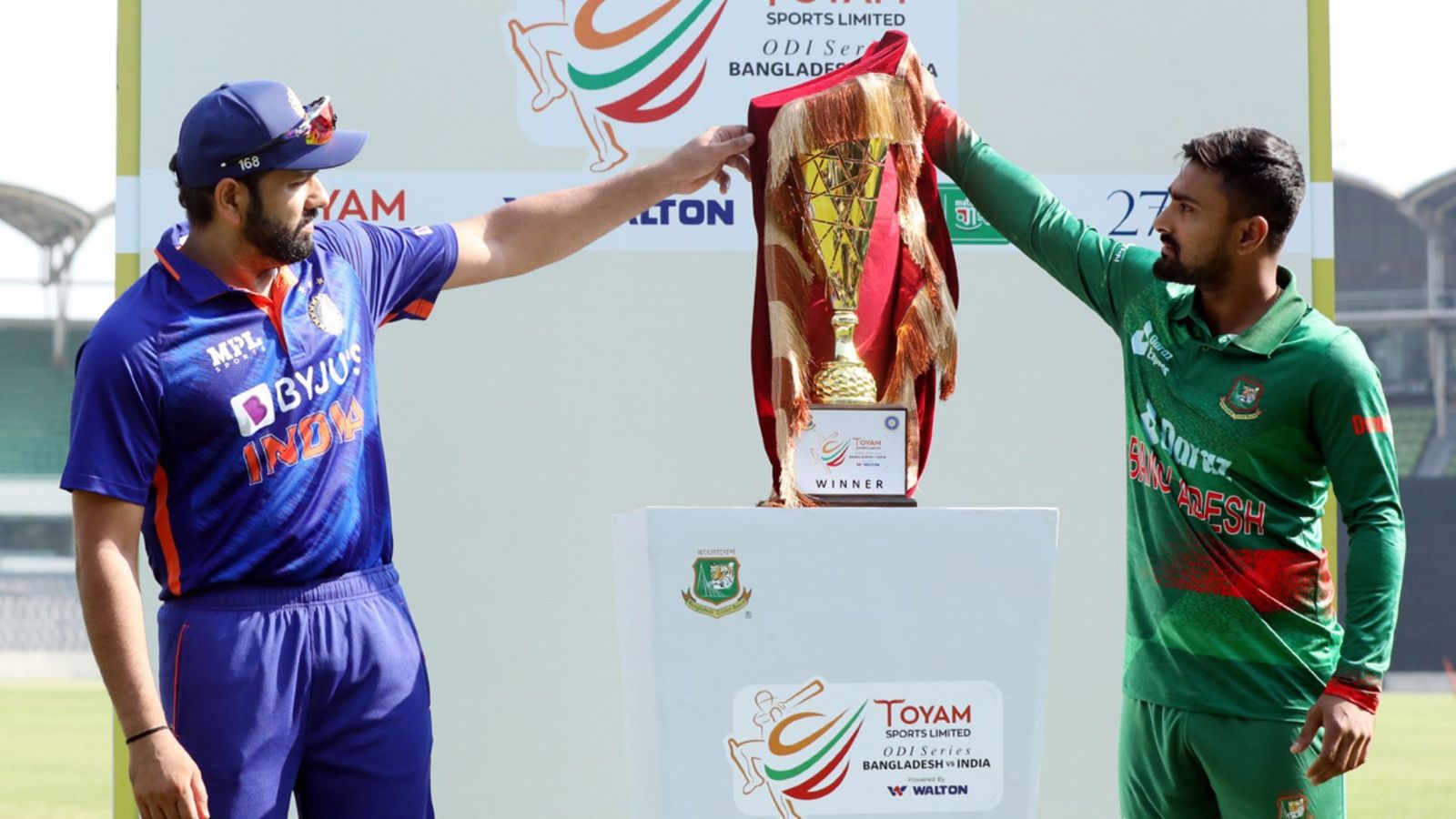 Ind vs Ban 1st ODI: रोहित, राहुल और कोहली की वापसी के साथ बांग्लादेश को हराने उतरेगी टीम इंडिया Ind vs Ban 1st ODI: रोहित, राहुल और कोहली की वापसी के साथ बांग्लादेश को हराने उतरेगी टीम इंडिया