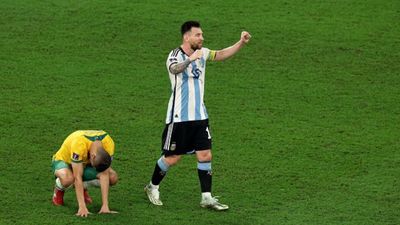 FIFA World Cup: लियोनल मेसी का जादू चल गया, अर्जेंटीना ने ऑस्ट्रेलिया को 2-1 से हराया, कटाया क्वार्टर फाइनल का टिकट SportsTak Hindi