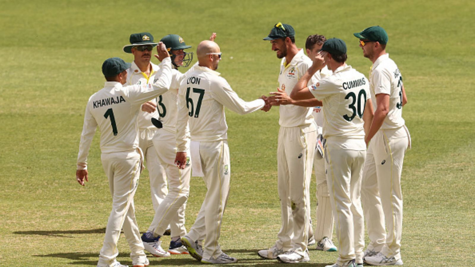 नाथन लायन की फिरकी पर नाचा वेस्ट इंडीज, कप्तान का शतक गया बेकार, ऑस्ट्रेलिया ने आराम से जीता पहला टेस्ट नाथन लायन की फिरकी पर नाचा वेस्ट इंडीज, कप्तान का शतक गया बेकार, ऑस्ट्रेलिया ने आराम से जीता पहला टेस्ट