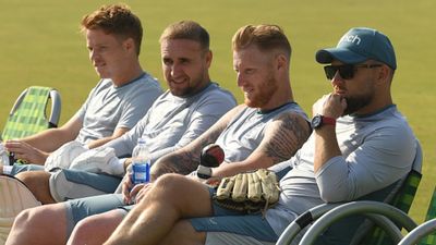 PAKvsENG: इंग्लैंड को लगा तगड़ा झटका, पाकिस्तान के खिलाफ टेस्ट सीरीज से बाहर हुआ विस्फोटक खिलाड़ी SportsTak Hindi