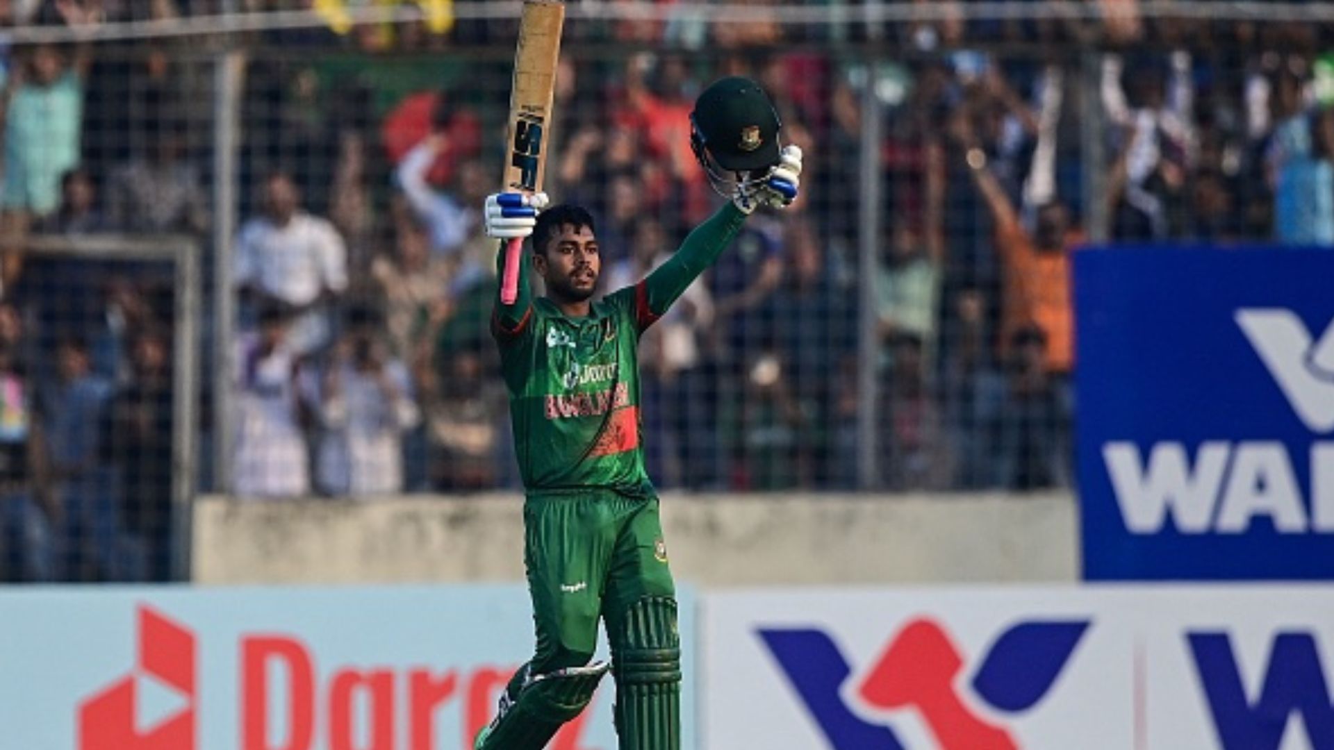 IND vs BAN: भारतीय गेंदबाजों के लिए काल बने मेहदी हसन, 8वें नंबर पर उतरकर टीम के लिए बने दीवार, जड़ा तूफानी शतक